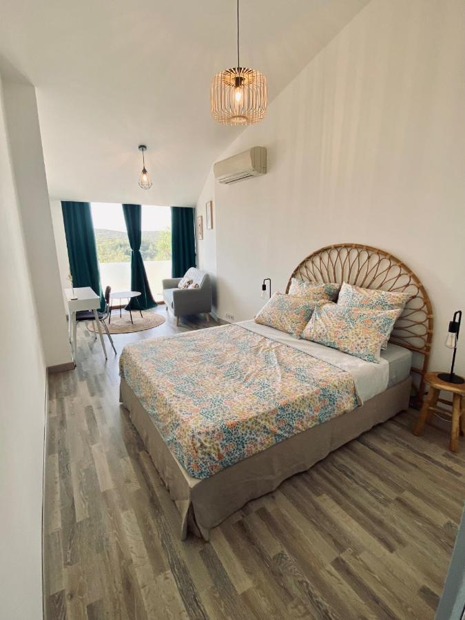 La Bruyere Apartment Rochefort du Gard Bagian luar foto