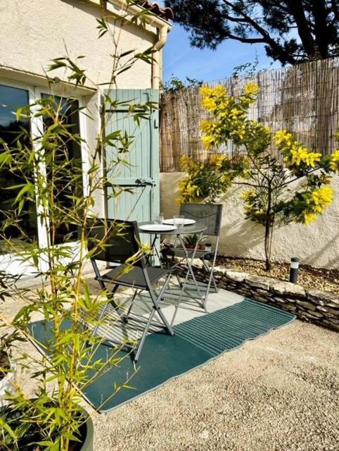 La Bruyere Apartment Rochefort du Gard Bagian luar foto
